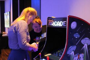 2 player arcade machine with 2000 games