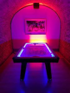 join in, in a 2 player Air Hockey Game
