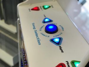 use the simple buttons to Dance your way through the night