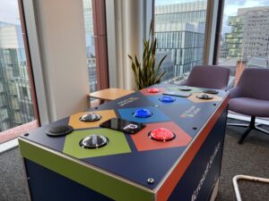 Vault Reaction Game in a Office